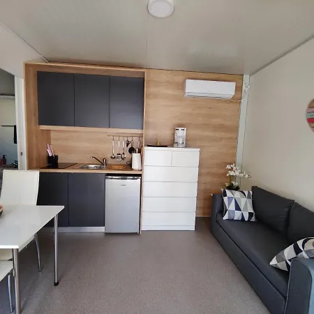 Aria Mobile Home, Oaza Mira 5 Star Camping, Dalmatia مكان تخييم *