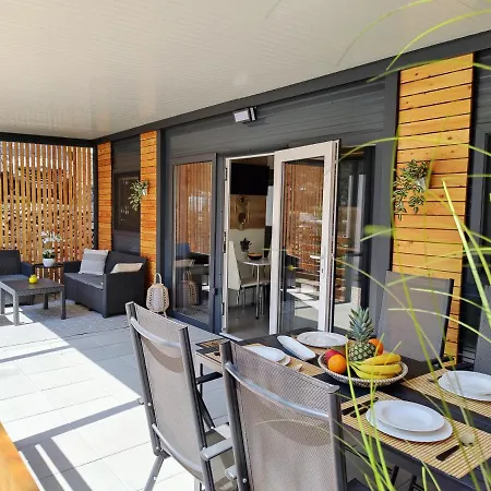 مكان تخييم Aria Mobile Home, Oaza Mira 5 Star Camping, Dalmatia *