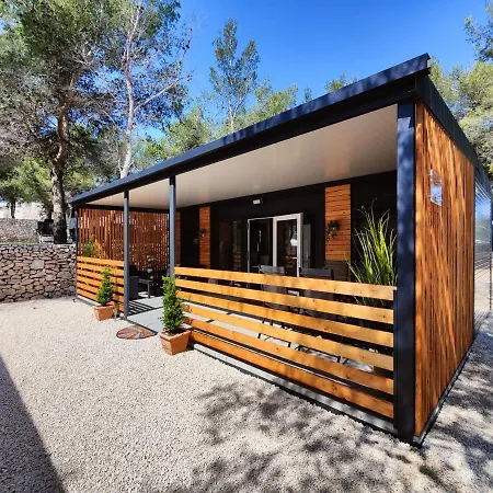 Aria Mobile Home, Oaza Mira 5 Star Camping, Dalmatia مكان تخييم *