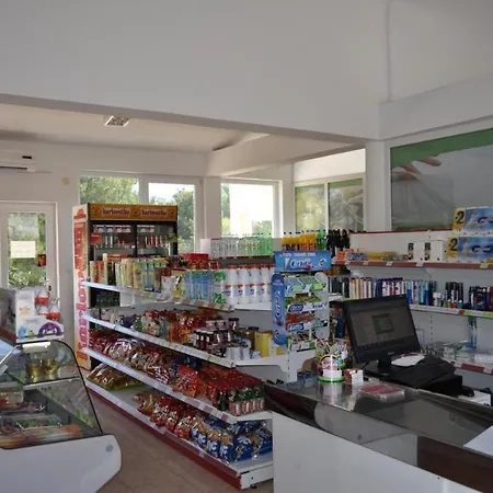 مكان تخييم Aria Mobile Home, Oaza Mira 5 Star Camping, Dalmatia دراغ