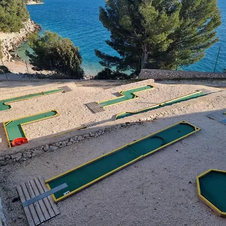 Aria Mobile Home, Oaza Mira 5 Star Camping, Dalmatia مكان تخييم دراغ