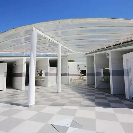مكان تخييم Aria Mobile Home, Oaza Mira 5 Star Camping, Dalmatia *