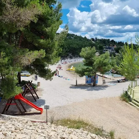 مكان تخييم Aria Mobile Home, Oaza Mira 5 Star Camping, Dalmatia دراغ