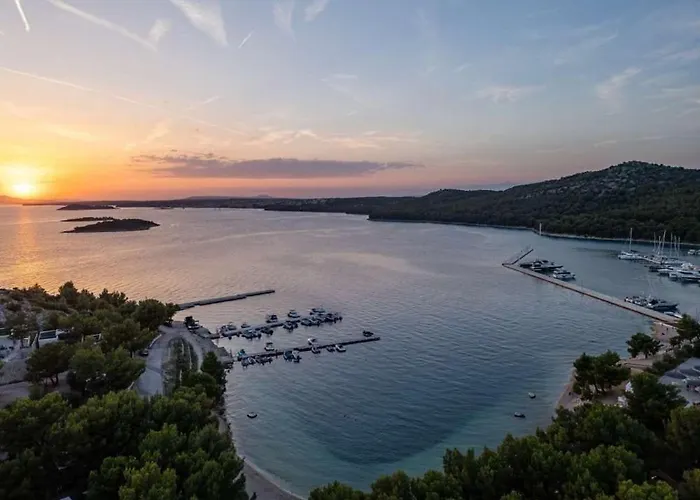 Aria Mobile Home, Oaza Mira 5 Star Camping, Dalmatia 캠프장