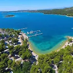 Aria Mobile Home, Oaza Mira 5 Star Camping, Dalmatia * Drage